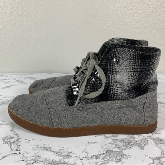 toms plaid boots